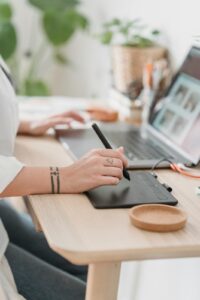 Más de 1.800 pymes lideradas por mujeres incorporaron herramientas digitales en sus negocios durante 2023