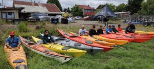 Capacitan a guías turísticos en técnicas de kayak de travesía para potenciar el turismo en santuario Río Cruces