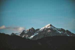 Programa Andes Santiago lanza e-book gratuito con recomendaciones para turistas y guardianes de las cumbres